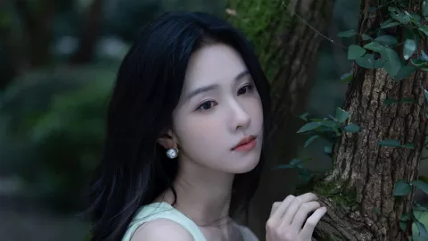 女老师四个月妆容变化